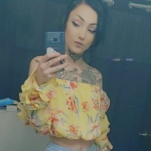 Meet your Posher, Selena